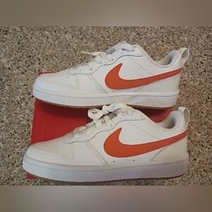 Nike Kids Sneakers in White and Orange